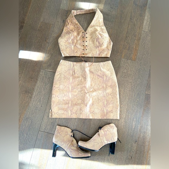 the leather ranch Dresses & Skirts - 90s 3 piece genuine leather snake print outfit size small